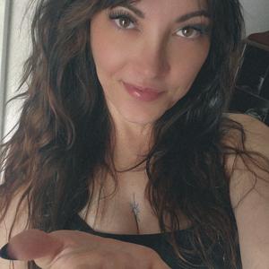 Dominatrix GoddessMoonRaven in United States